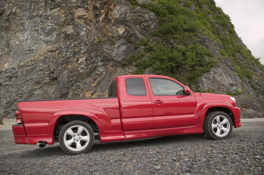  Toyota Tacoma X-Runner in Radiant Red 2005 года  (фото 4 из 6)